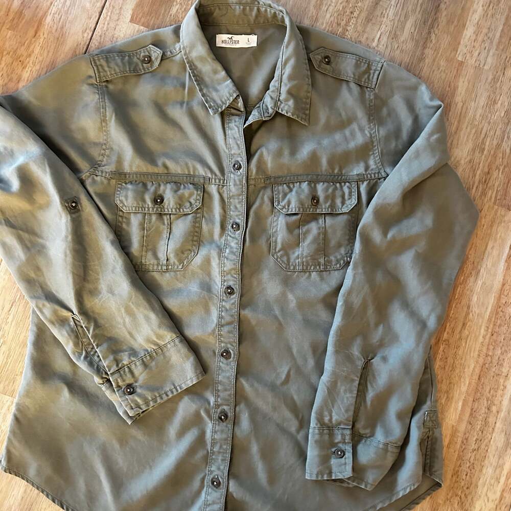 Hollister green button up, size large. Y2K, check pics for measurements